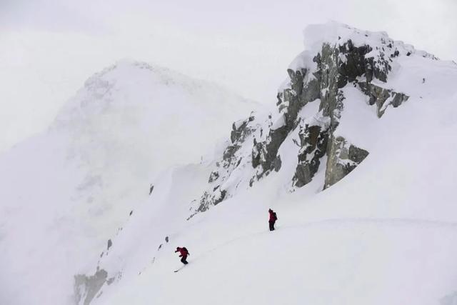 Five people missing after an avalanche at a Canadian ski resort have been found